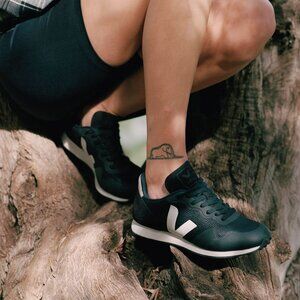 New in box Veja SDU RT rubber-trimmed vegan suede and mesh sneakers - Size 37